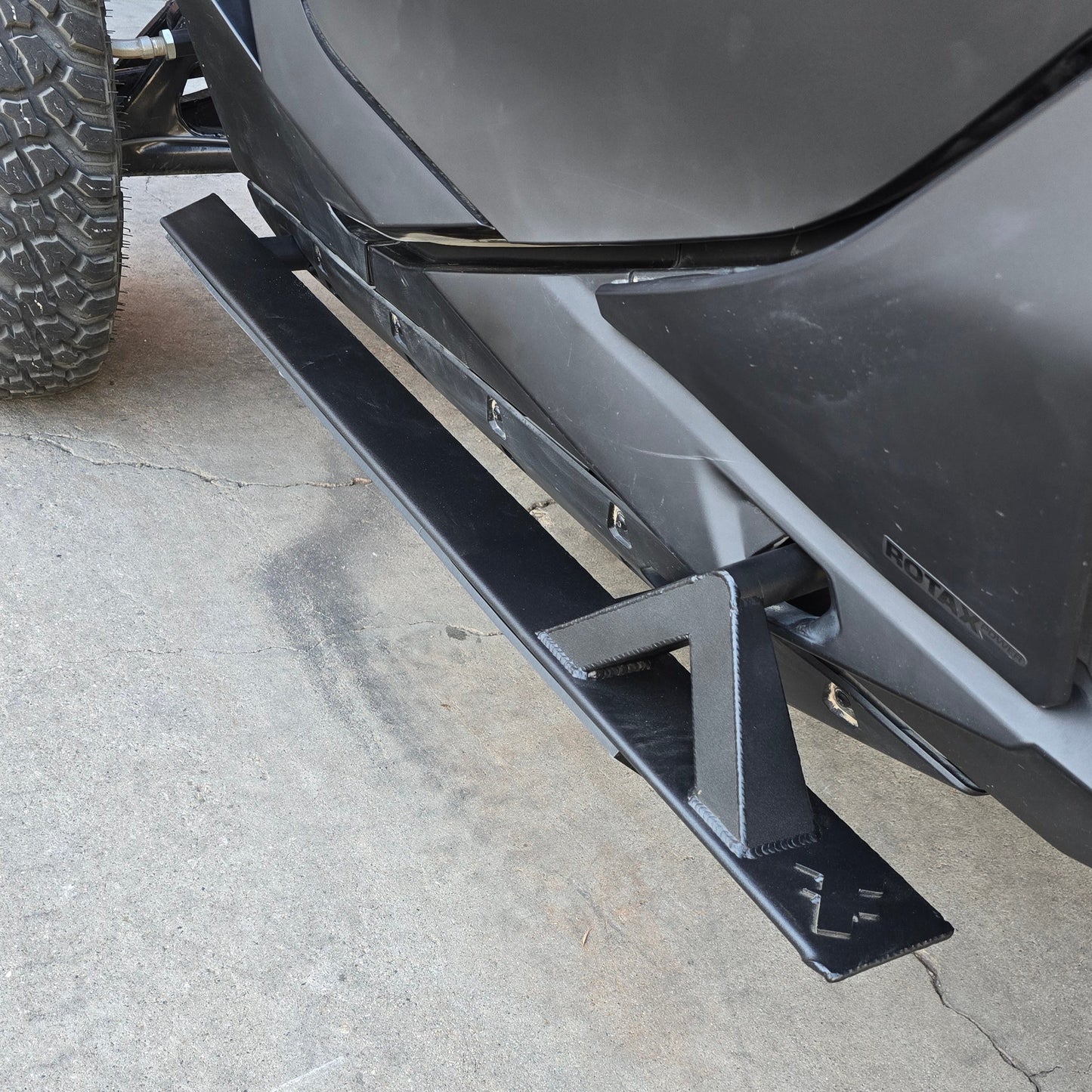 Can-Am Maverick R 2-Seat Rock Slider Steps - Rock Sliders