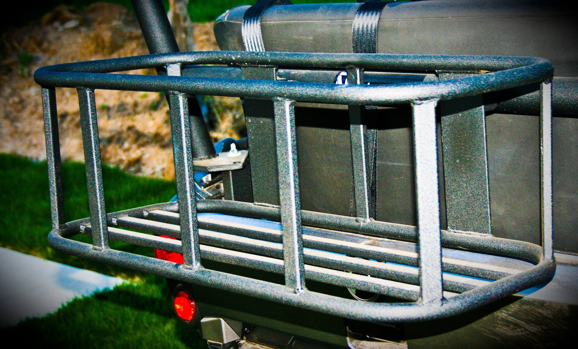 Commander Cooler Rack (2011+) - Storage