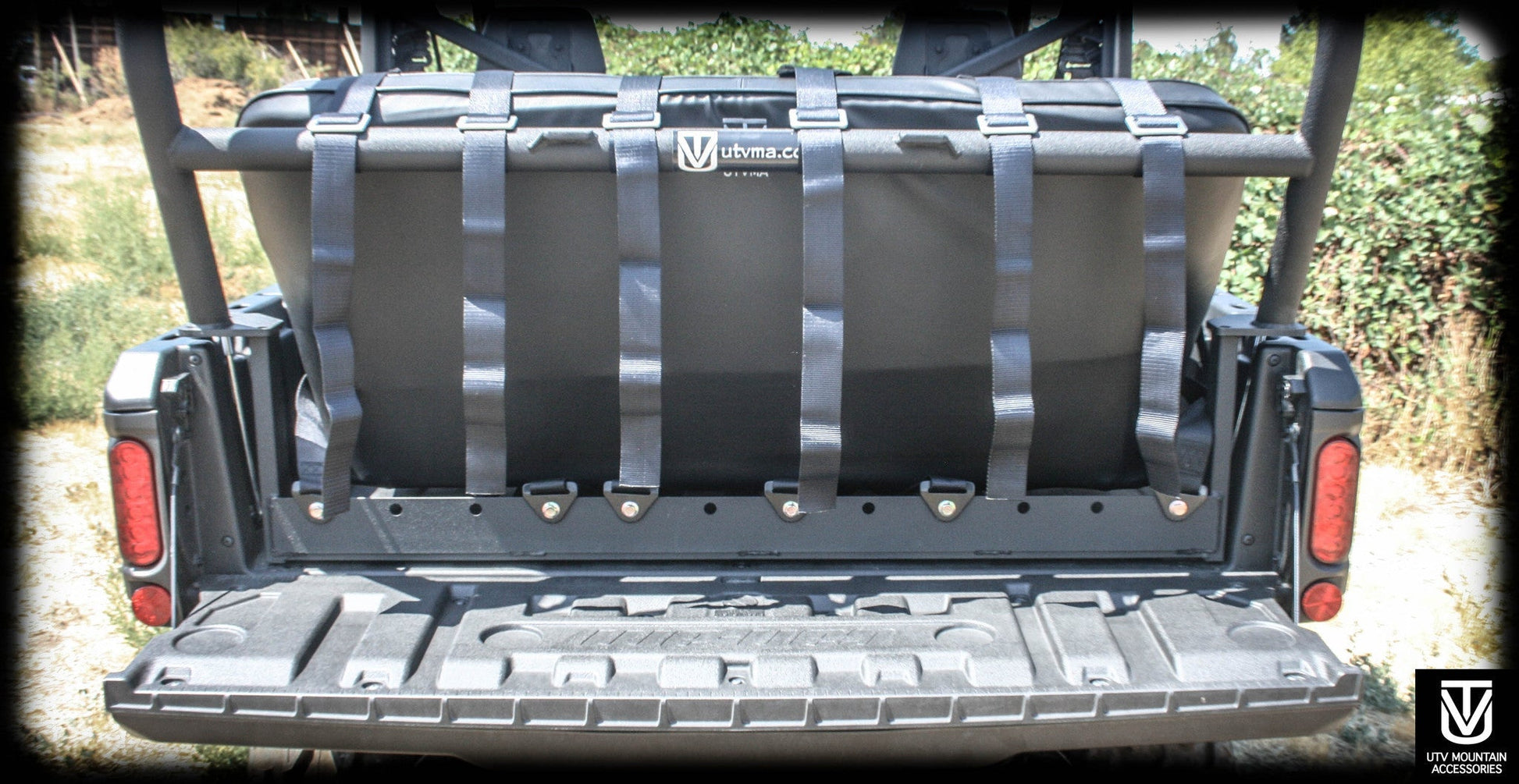 Defender Backseat and Roll Cage Kit (2016+) - Backseat and Roll Cage