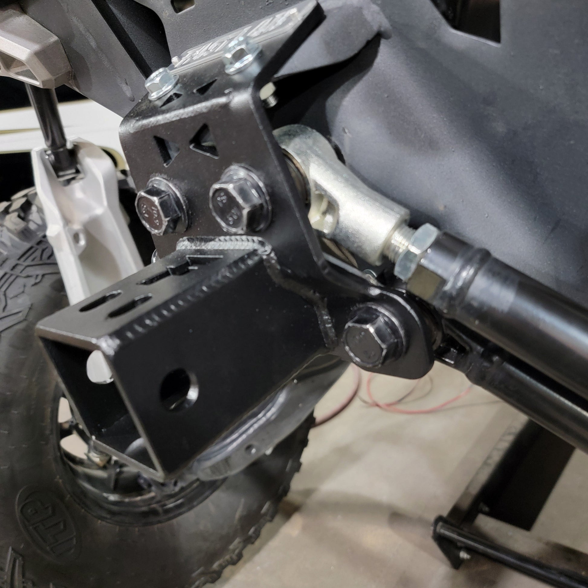 FastLab Can-am Maverick R Hitch Pull Plate - Towing