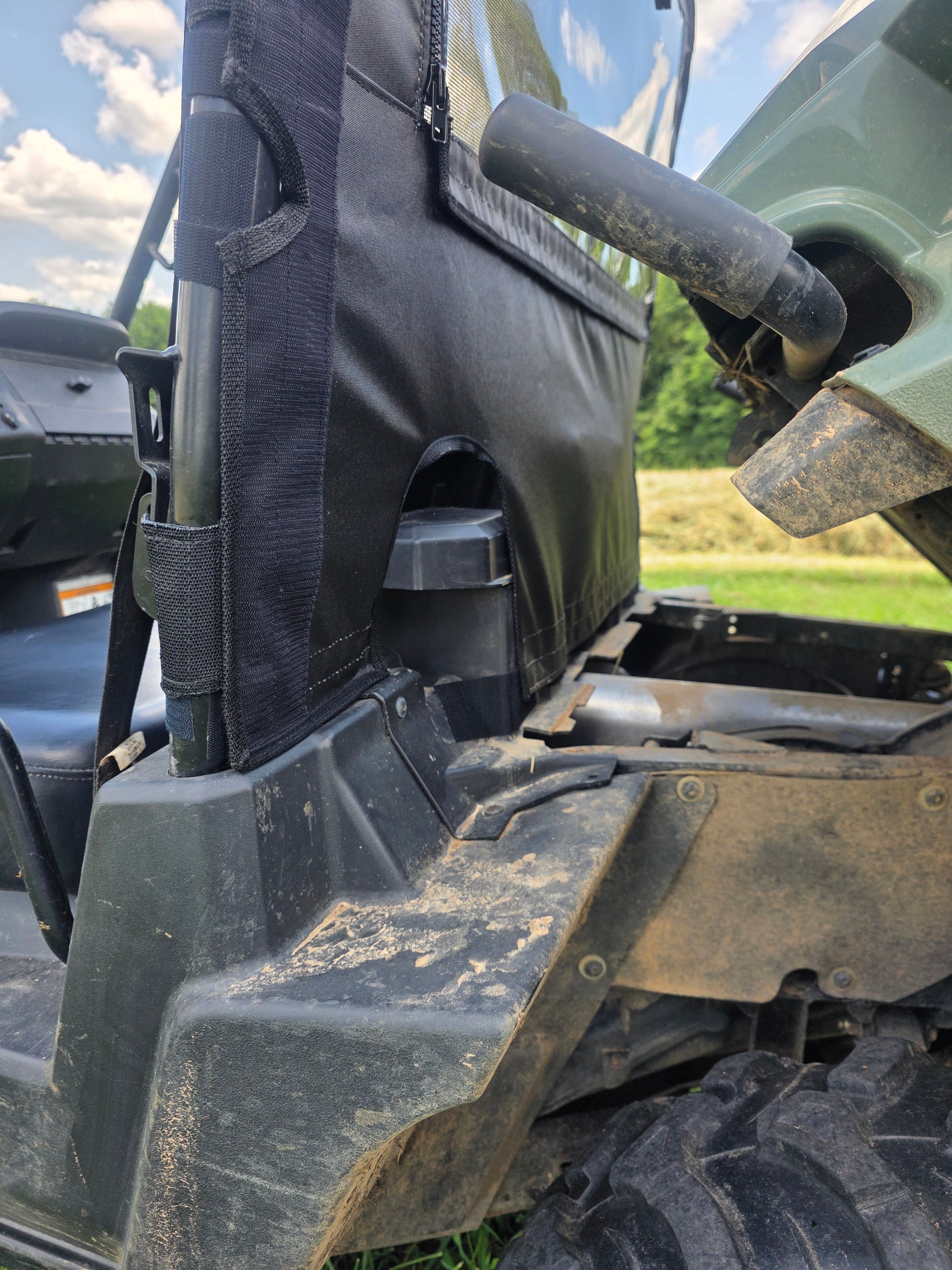 John Deere Gator 550/560/590 - Soft Back Panel with Mesh/Vinyl Window - Back Panel