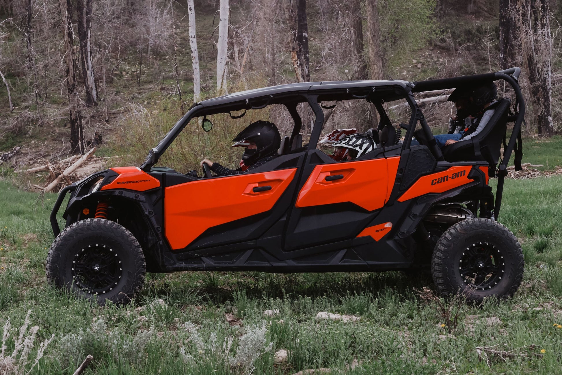 Maverick Sport Max Rear Bench with Harnesses (2019+) - Bench Seat