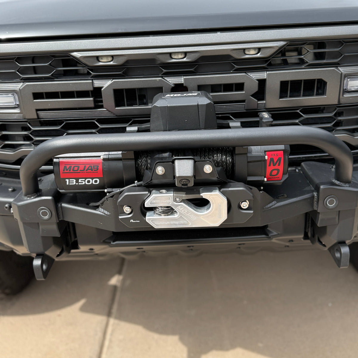 MOJAB MO13.5 Series 13,500 lb Electric Winch - Electric winch