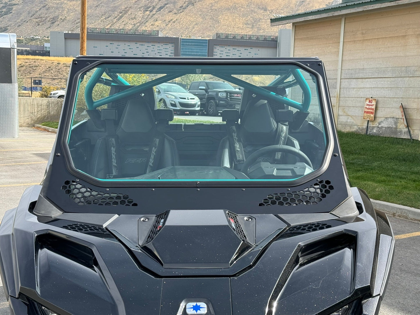 Moto Armor Replacement Glass for Aftermarket Cages - Voodoo 25Pro (2025+) - Glass Front Windshield