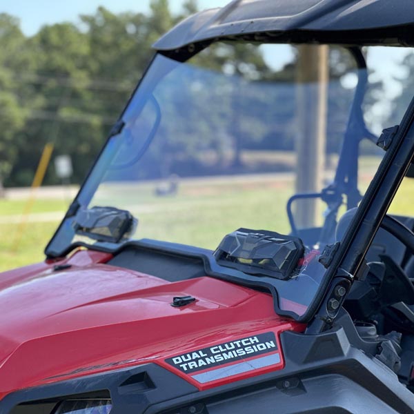 Seizmik Toolless Versa-Vent Scratch Resistant Hard Coated Windshield for Honda Pioneer 1000