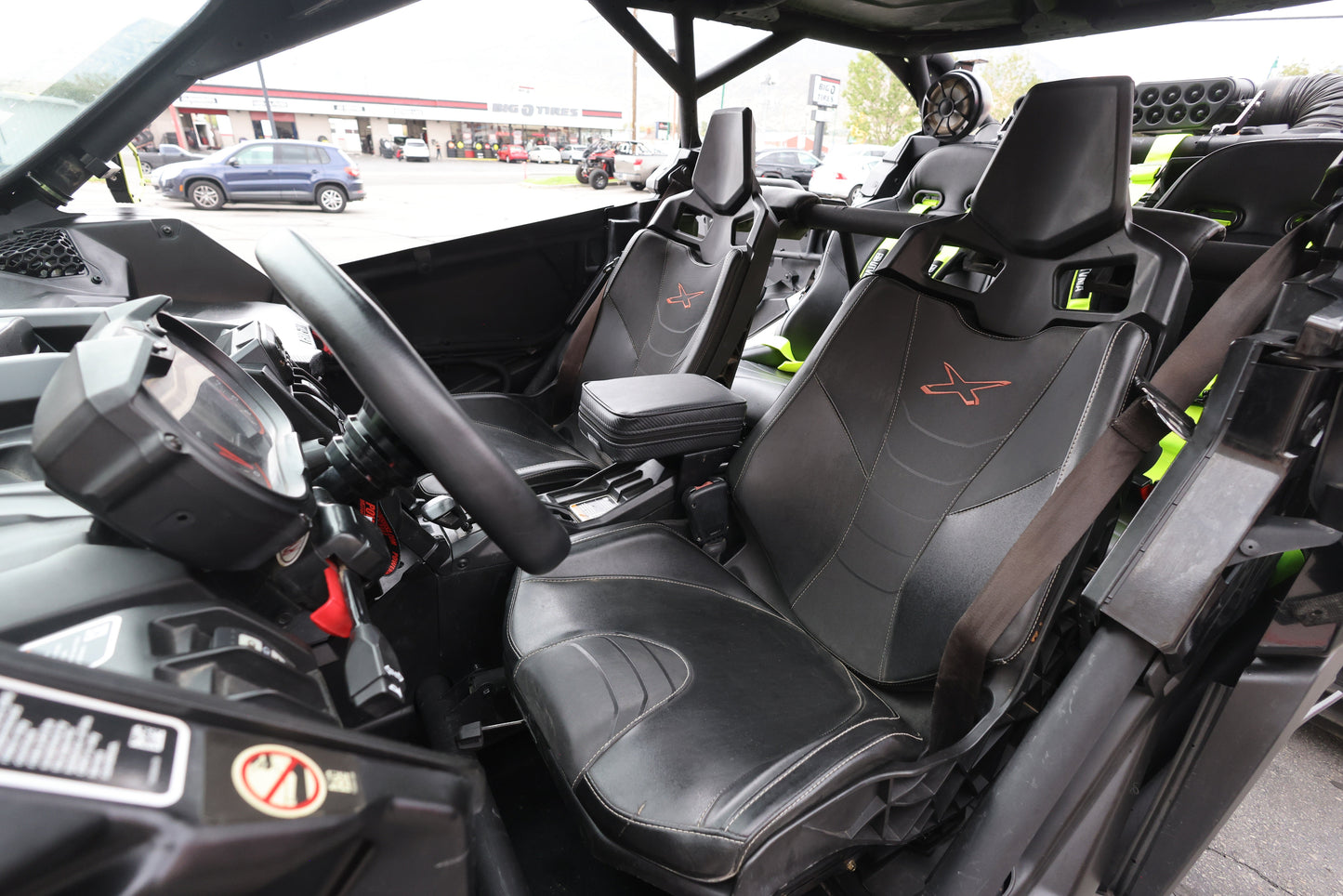 UTVMA Maverick X3 Armrest with Bracket (2017+) - Arm Rest
